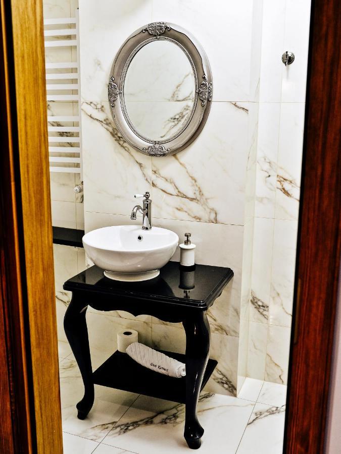 Bed and Breakfast Dwor Karwacz Przasnysz Esterno foto
