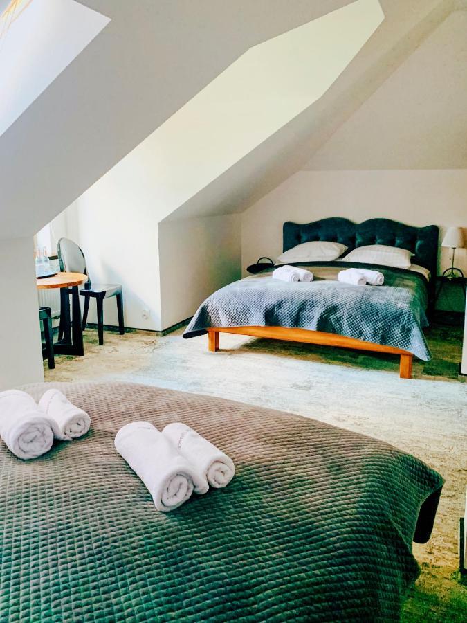 Bed and Breakfast Dwor Karwacz Przasnysz Esterno foto