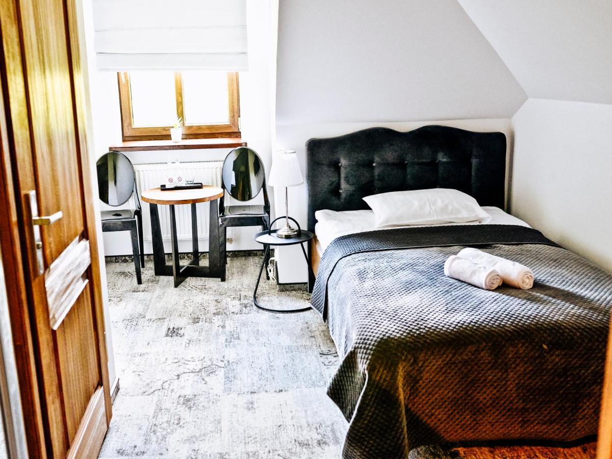 Bed and Breakfast Dwor Karwacz Przasnysz Esterno foto