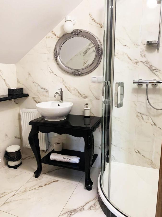 Bed and Breakfast Dwor Karwacz Przasnysz Esterno foto