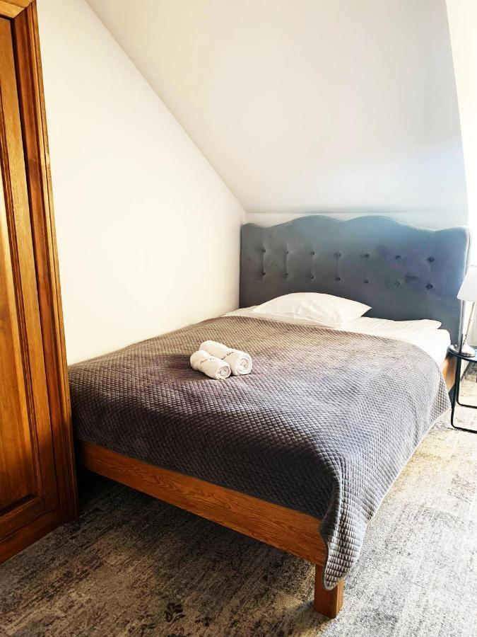 Bed and Breakfast Dwor Karwacz Przasnysz Esterno foto
